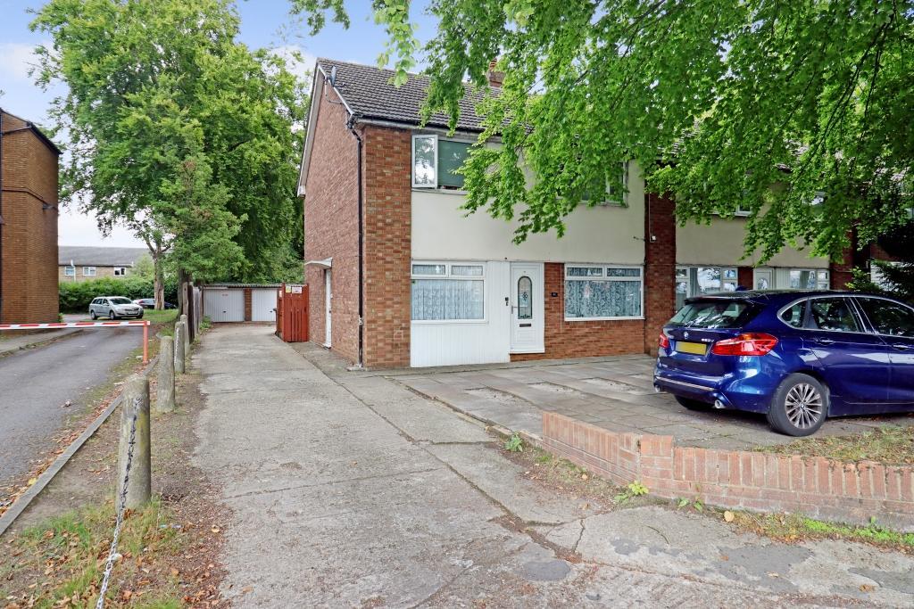 Marsh Road, Leagrave, Luton, Bedfordshire, LU3 2NH 2 bed apartment for