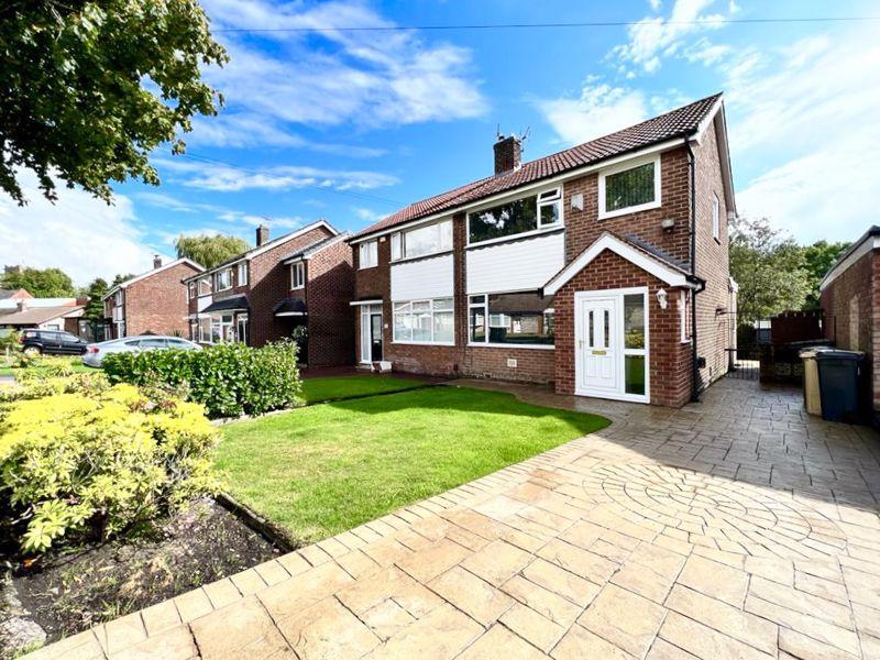 Close, Kearsley, Bolton 3 bed semidetached house £250,000