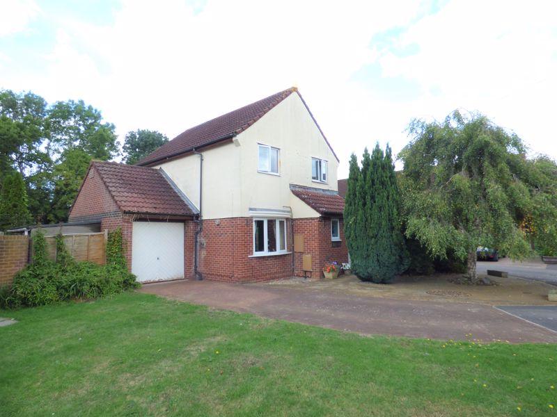 Pinewood Road, Gloucester 3 bed detached house for sale £325,000