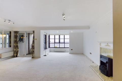 2 bedroom apartment for sale - Devington Court, Cliff Road, Falmouth