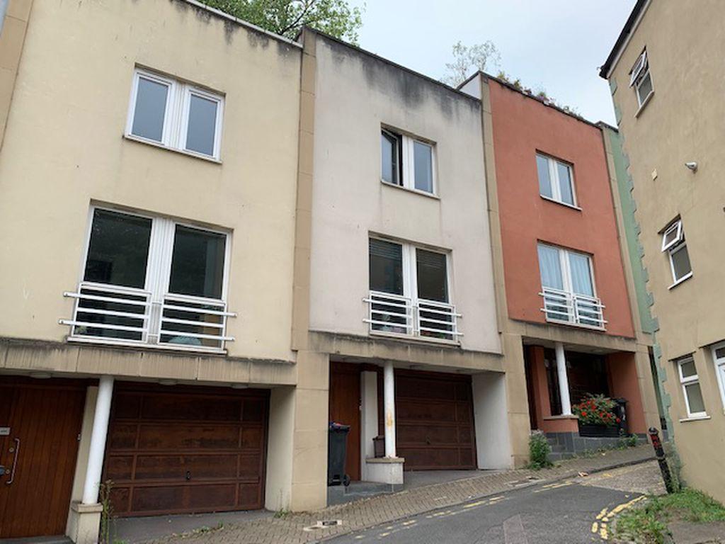 4 bedroom townhouse to rent