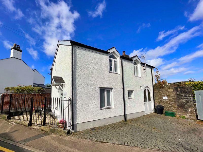 Regent Street, Abergavenny 2 bed detached house £895 pcm (£207 pw)
