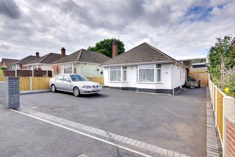 4 bedroom detached bungalow for sale - Kinson Road, Bournemouth, BH10