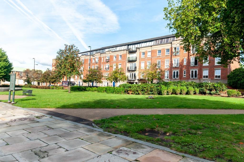 Palmyra Square North, Warrington, WA1 1 bed apartment £135,000
