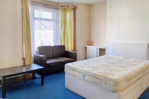 1 bedroom flat to rent - Sixth Avenue, London E12
