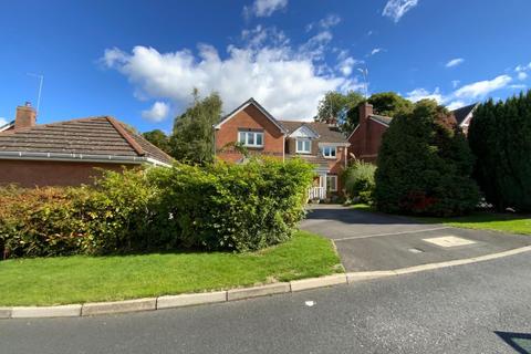 8 Acresbrook, Stalybridge, SK15 2QT