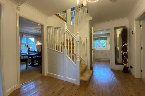 8 Acresbrook, Stalybridge, SK15 2QT