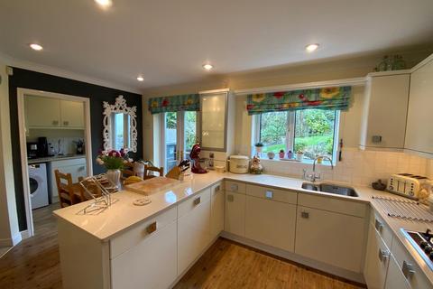 8 Acresbrook, Stalybridge, SK15 2QT