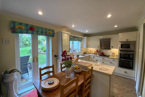 8 Acresbrook, Stalybridge, SK15 2QT