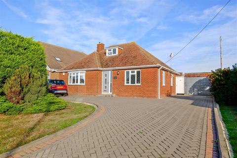 2 bedroom detached bungalow for sale - Faversham Road, Seasalter, Whitstable
