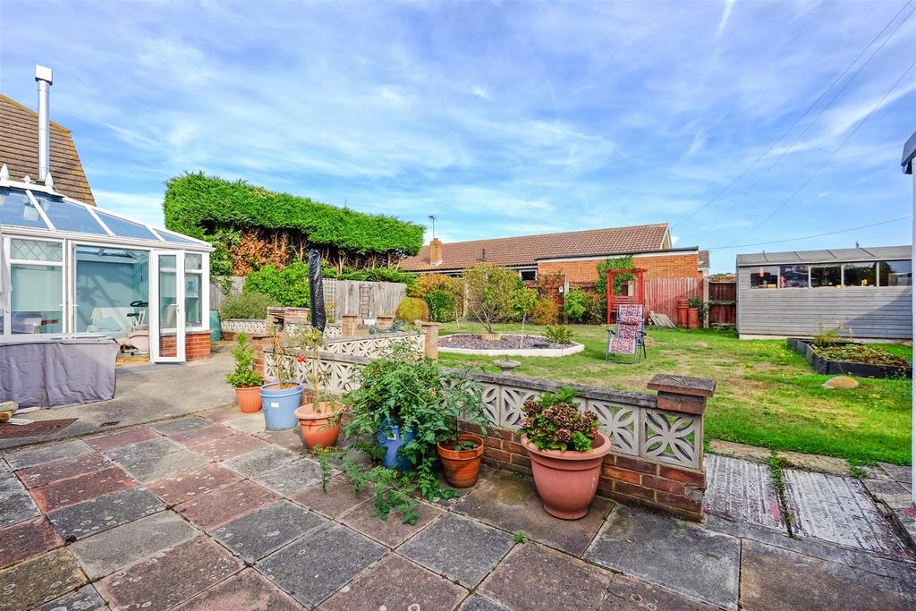 Faversham Road, Seasalter, Whitstable 2 bed detached bungalow for sale