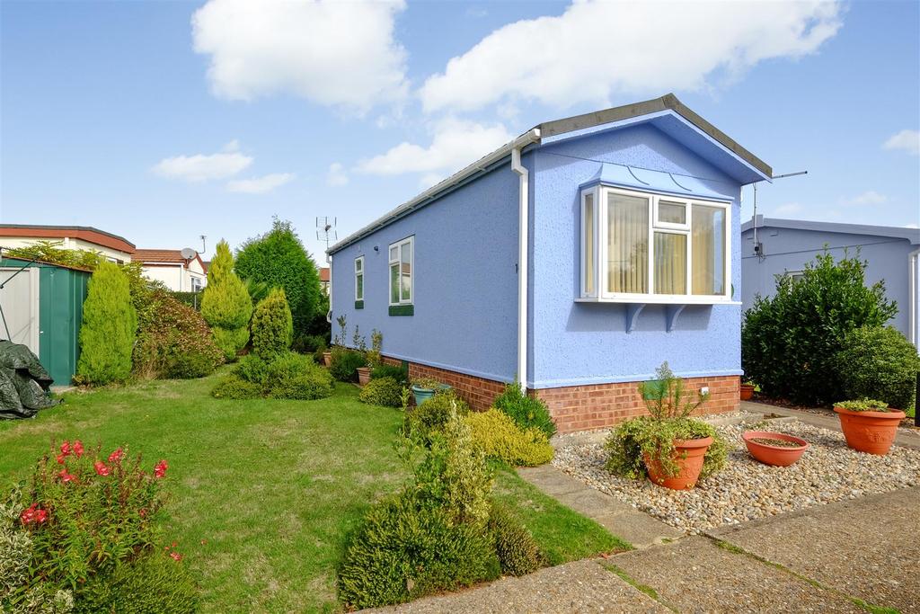 Shalloak Road, Broad Oak, Canterbury 1 bed park home £65,000