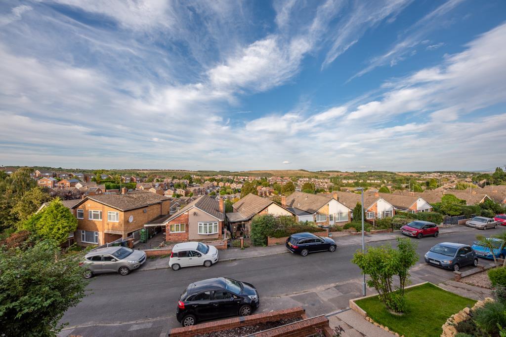 Lowdham Road, Gedling, Nottingham 3 bed detached house £190,000
