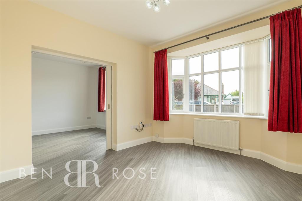 Kingsway West, Penwortham, Preston 3 bed detached house £319,950