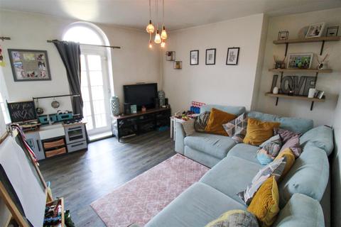 2 bedroom apartment for sale - Oak Grove, Northampton