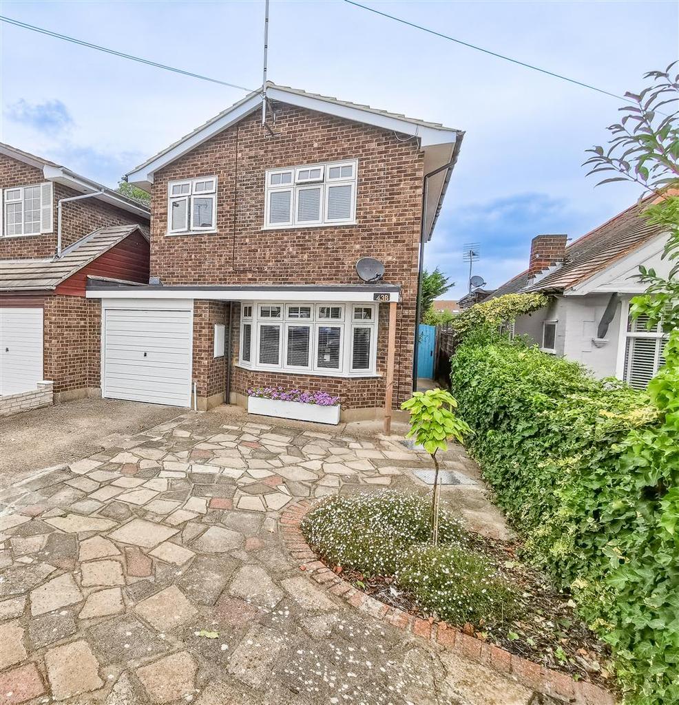 Briarwood Drive, LeighOnSea 4 bed detached house £500,000