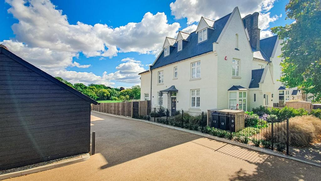 High Road, Stapleford, Hertford 4 bed house £3,500 pcm (£808 pw)
