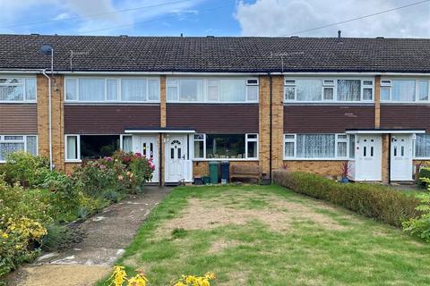 18 Ash Close, Merstham, Redhill, RH1 3HJ