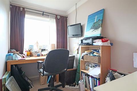 18 Ash Close, Merstham, Redhill, RH1 3HJ