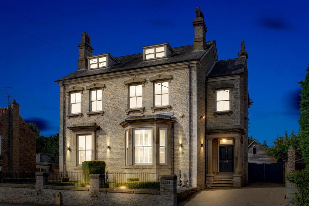 Main Street, Elloughton 6 bed detached house for sale £875,000