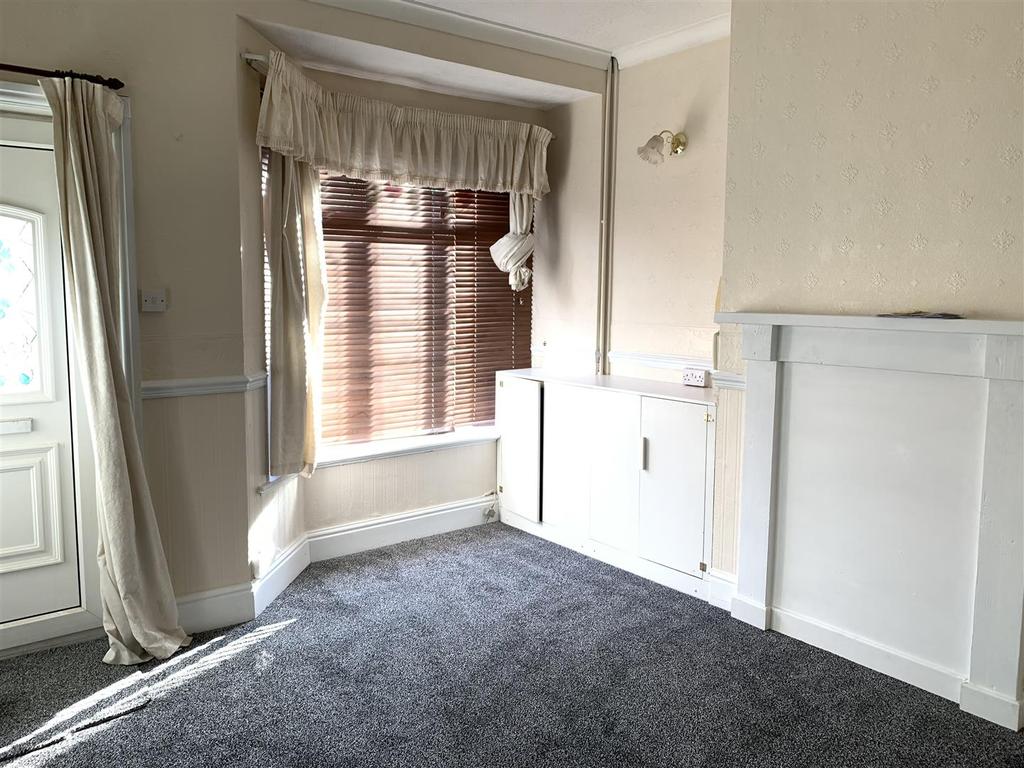 Dora Street, Walsall 3 bed house £725 pcm (£167 pw)