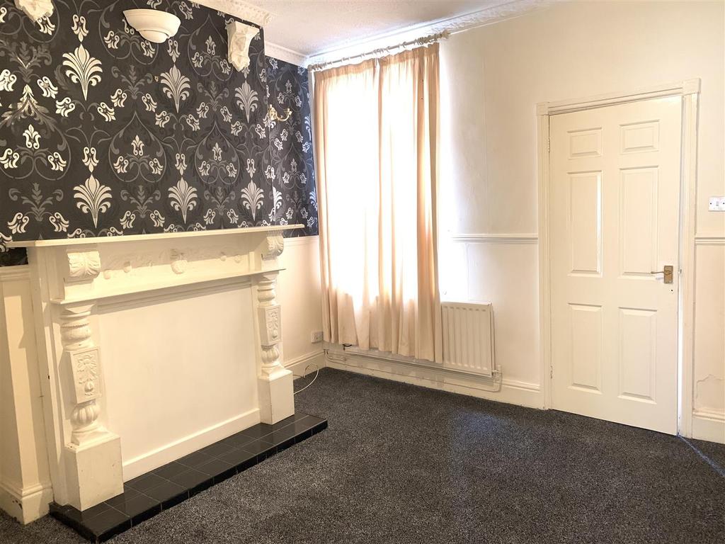 Dora Street, Walsall 3 bed house £725 pcm (£167 pw)