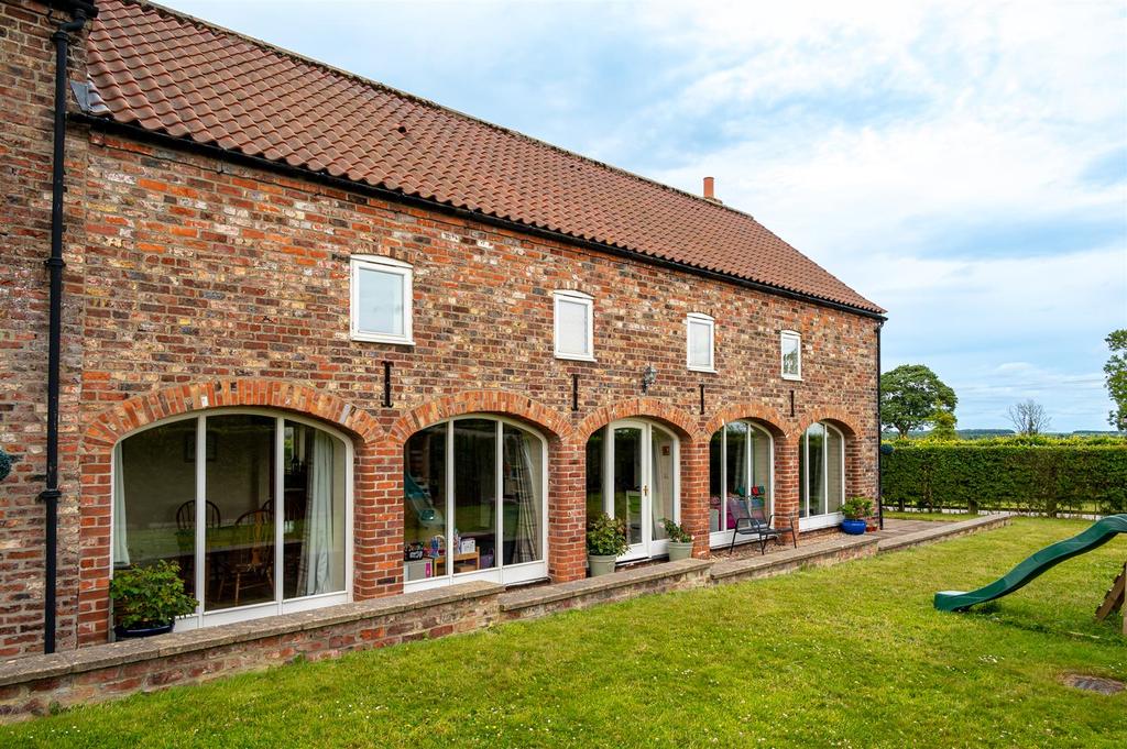 The Arches, Towthorpe, Driffield, YO25 3HD 3 bed barn conversion for