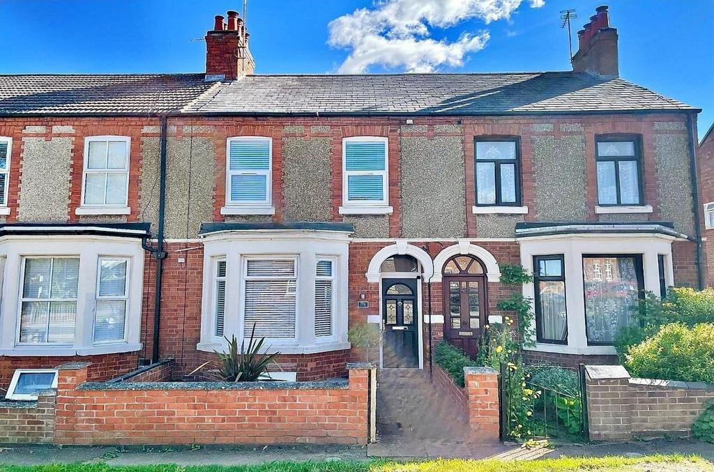 Northampton Road, Brixworth... 3 bed terraced house £275,000