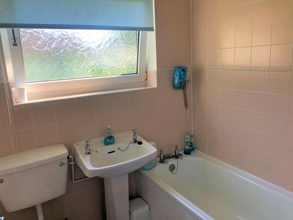 Bathroom.JPG