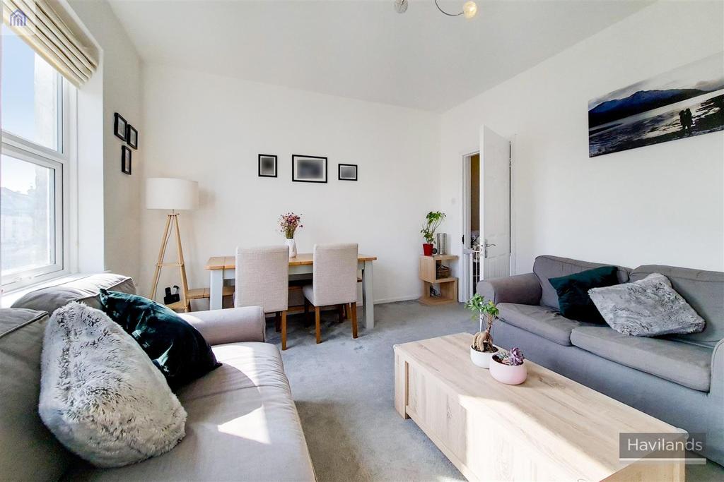 Wades Hill, Winchmore Hill, N21 3 bed £1,850 pcm (£427 pw)