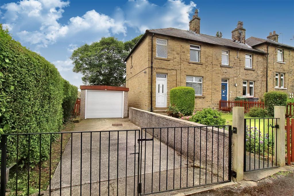 Farfield Road, Almondbury, Huddersfield HD5 8TD 3 bed end of terrace