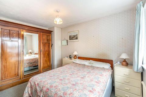 27 Grange Road, Dacre Banks, Harrogate, HG3 4HA