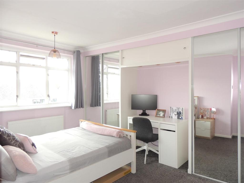 Brompton Close, Kingswood, Bristol 4 bed terraced house £300,000