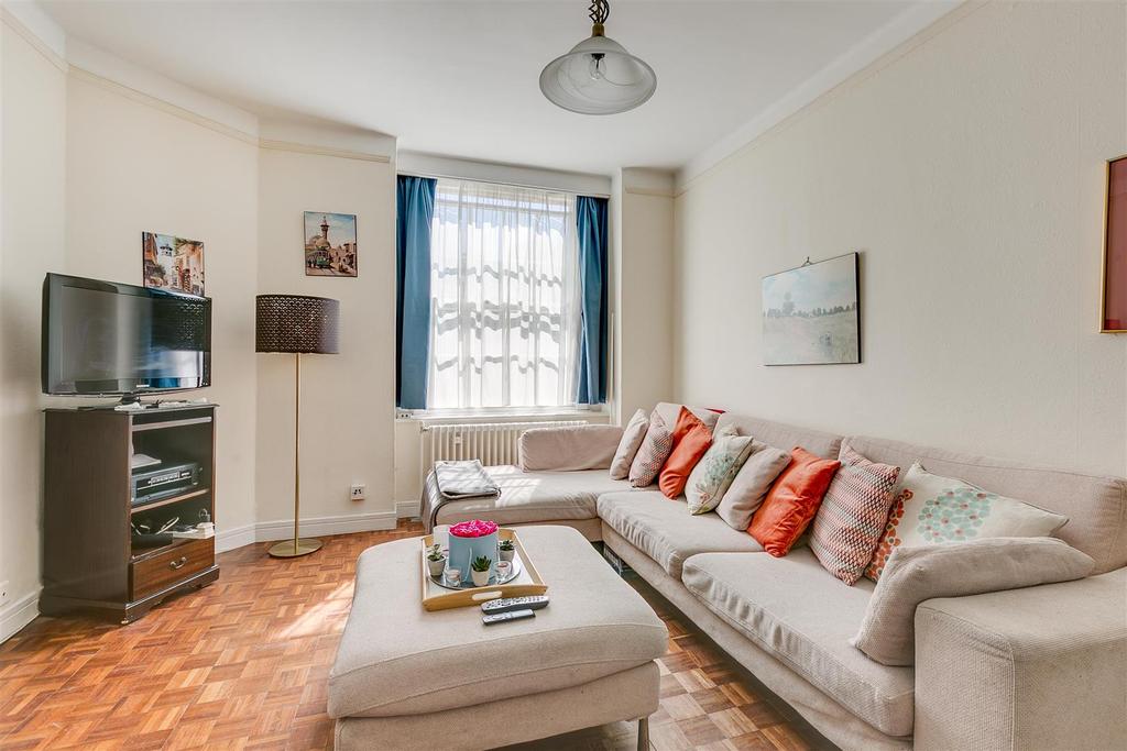 North End House, Fitzjames Avenue, London, W14 2 bed flat £650,000
