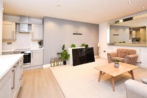 2 bedroom apartment to rent - 5c The Mitre, Lower Green, Tettenhall