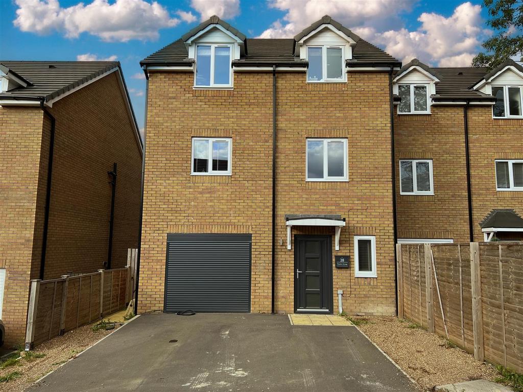 Meadow Grange, Fitzwilliam, Pontefract 4 bed semidetached house £250,000