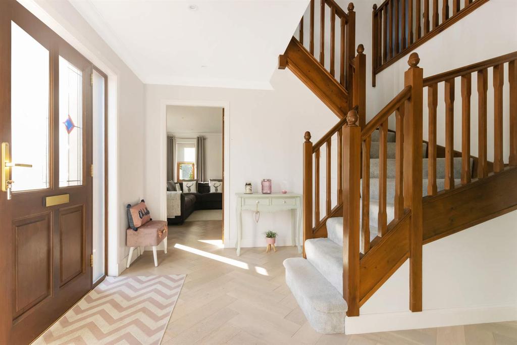 Range View, Cleghorn, Lanark 5 bed detached house for sale £384,995