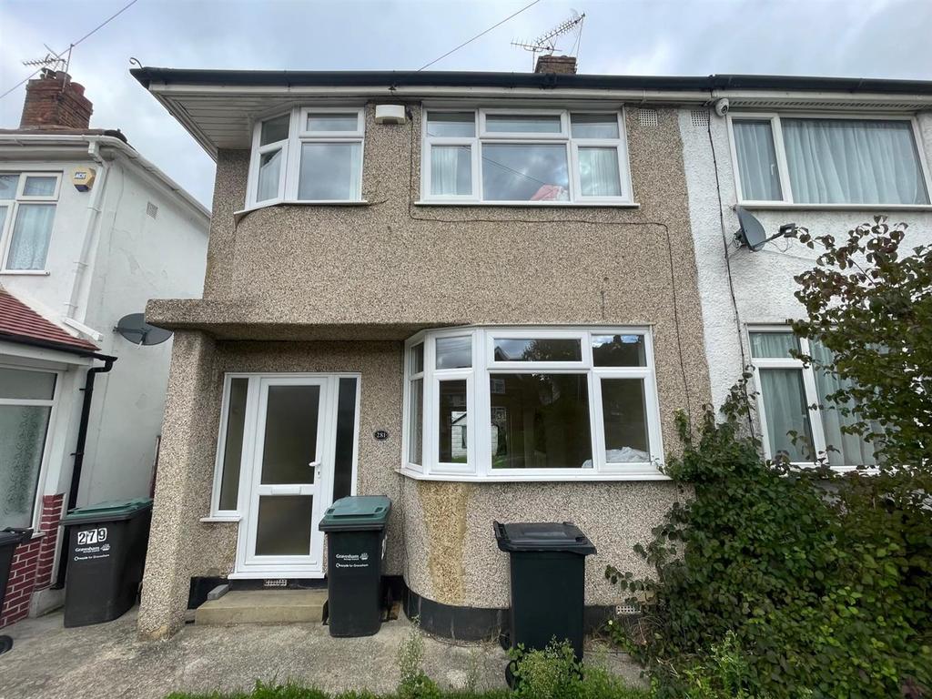 Old Road East, Gravesend, Kent 3 bed semidetached house £1,050 pcm
