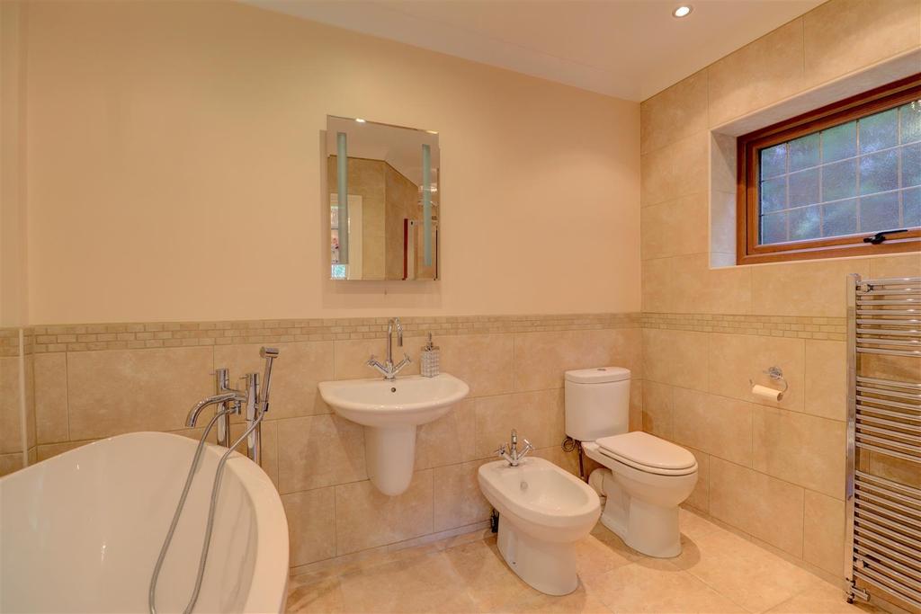 Bedroom 5 En-suite