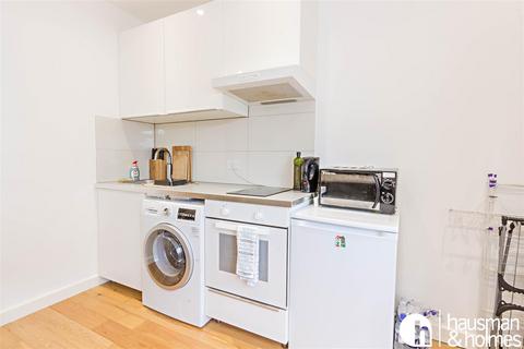 2 bedroom property for sale, Golders Green Road, London