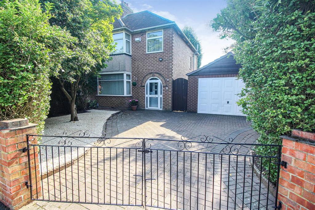 St. Catherines Crescent, Whitnash, Leamington Spa 3 bed semidetached