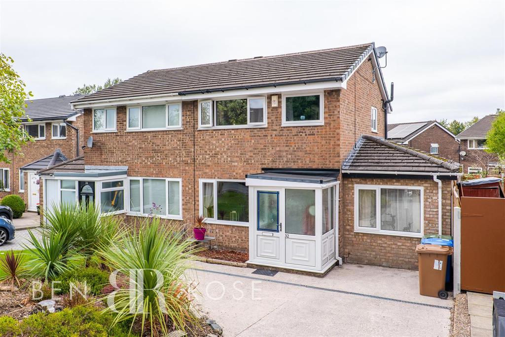 Harperley, Chorley 4 bed semidetached house £209,995