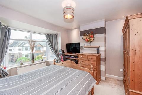 3 bedroom semi-detached house for sale - Benomley Crescent, Almondbury, Huddersfield