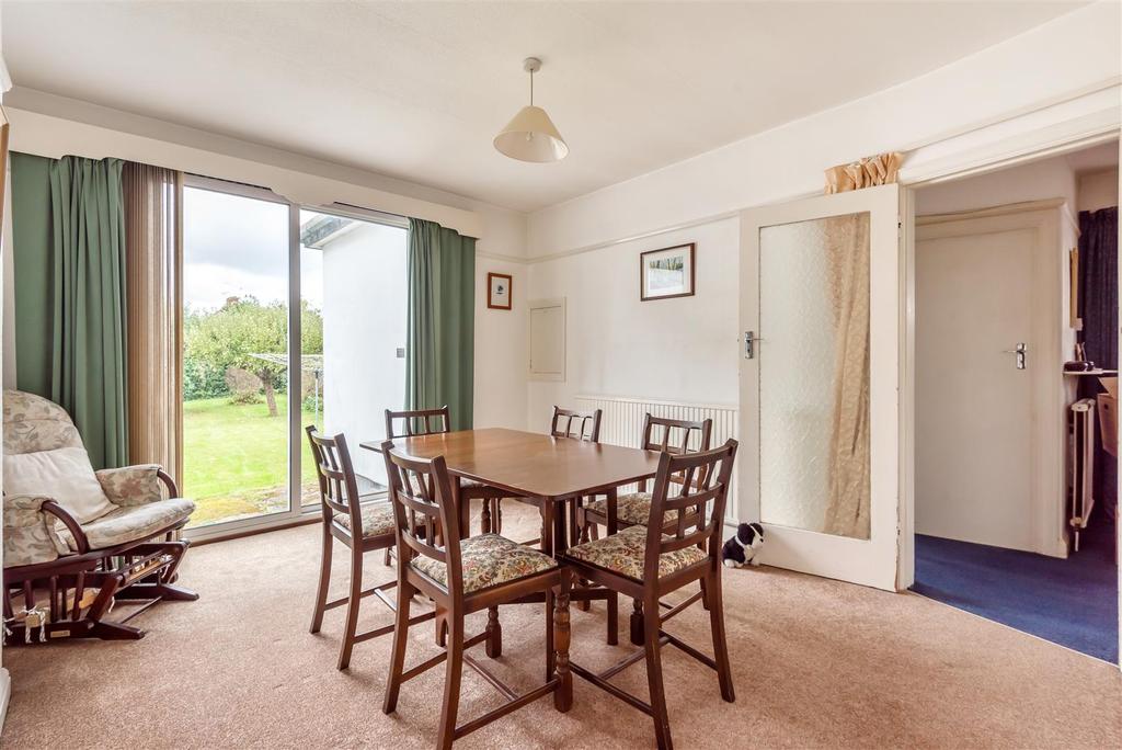 Woodstone Avenue, Epsom 3 bed semidetached house £700,000