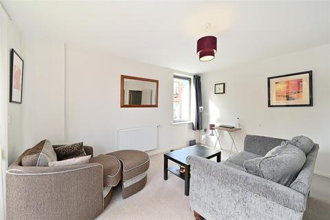 16 Robertson Road, Canning Town, London, E16 1FS