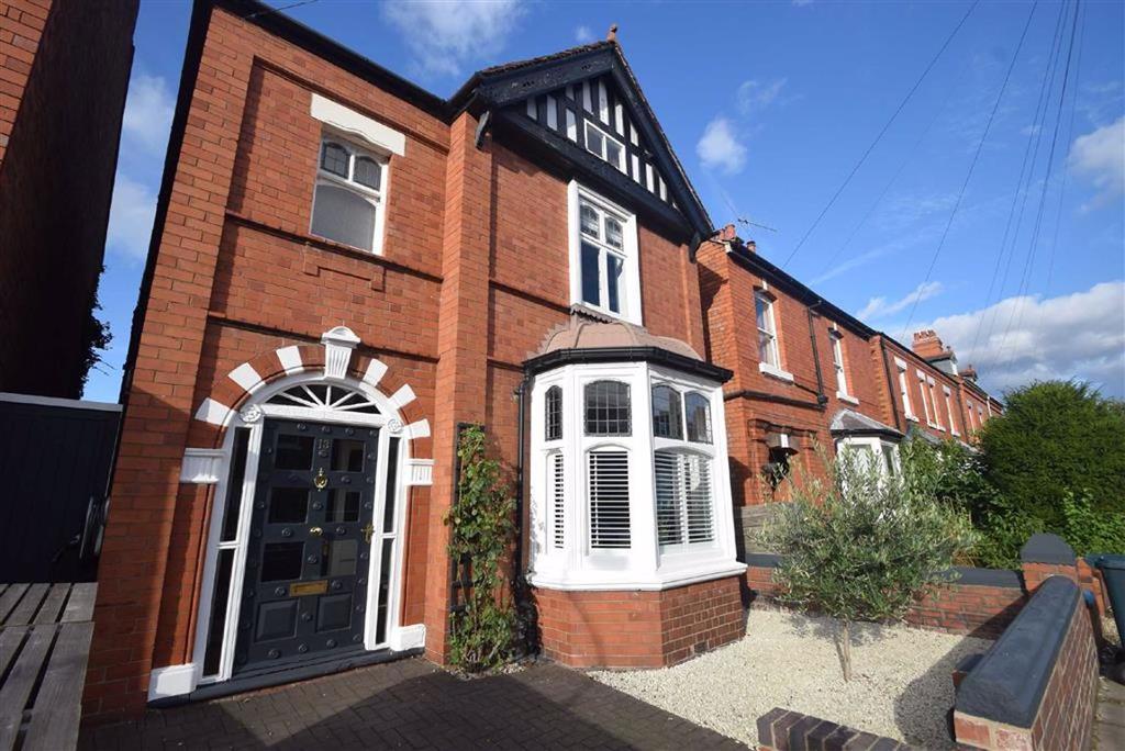 Street, Cherry Orchard, Shrewsbury, Shropshire 3 bed detached