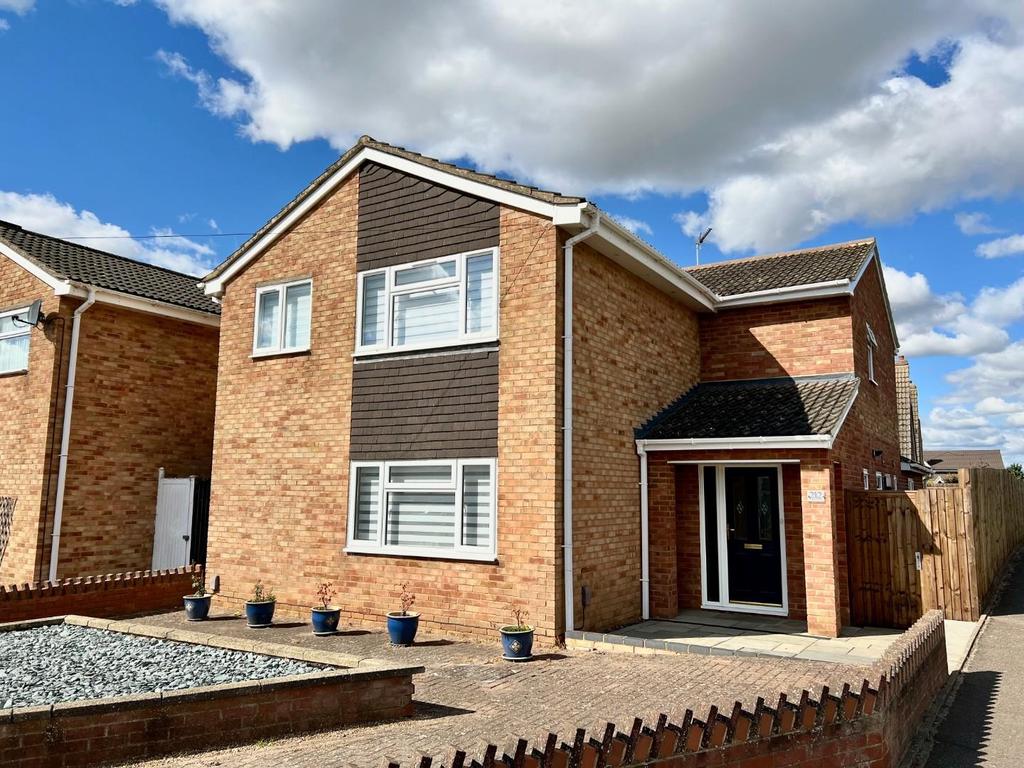 Acre Lane, Kingsthoepe, Northampton NN2 5 bed detached house for sale