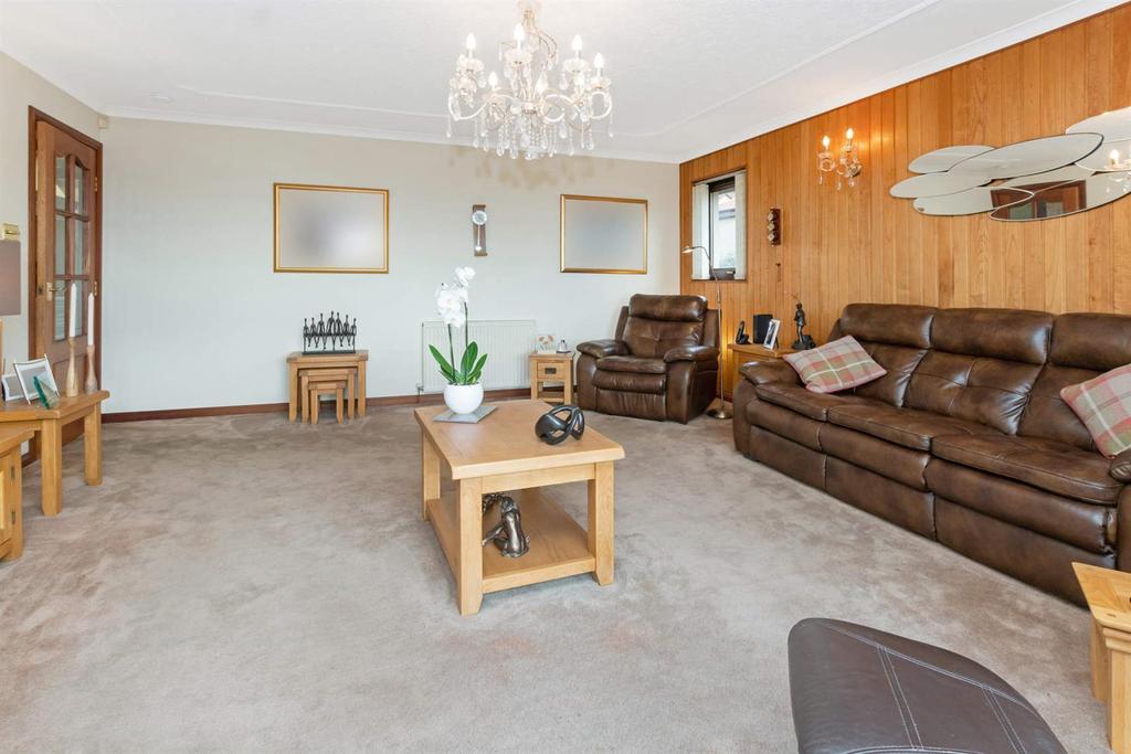 40 Muir Road, Townhill, KY12 0EG 4 bed detached bungalow £399,999