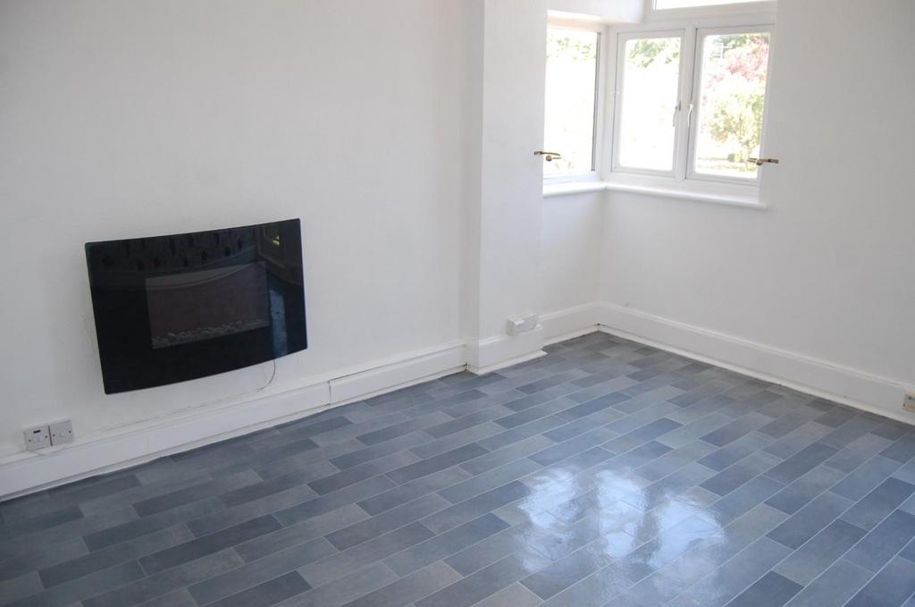 The Lindens, Newbridge Crescent, Wolverhampton, WV6 0LR 2 bed flat for