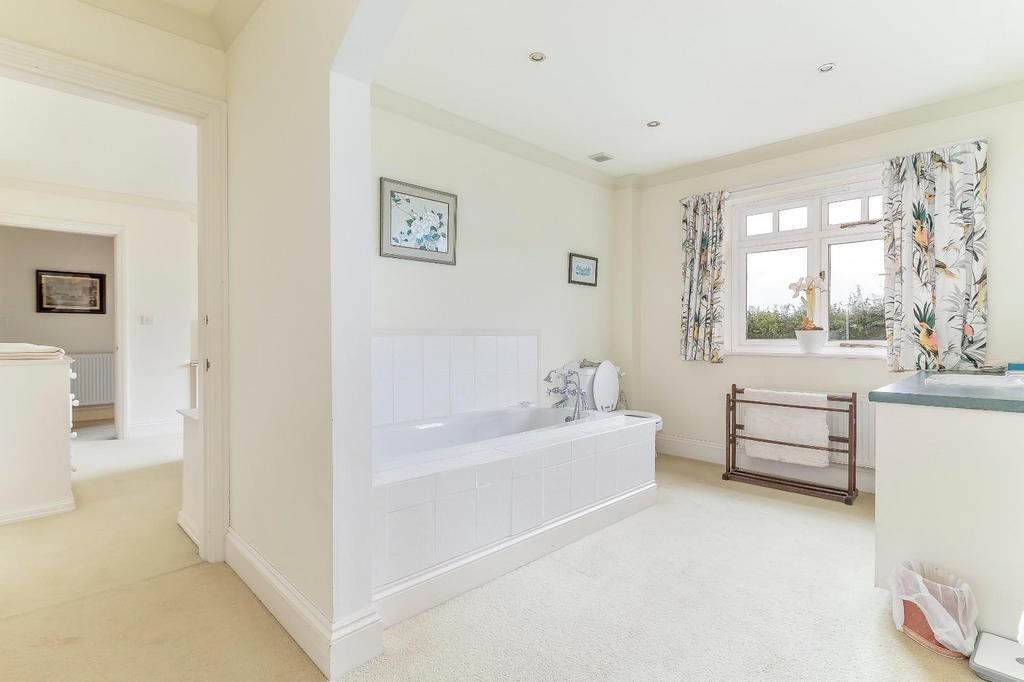 Bedroom 2-3 Ensuite.jpg